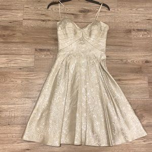 Size:4 Brand: Niteline  Color: Gold/Silver detail